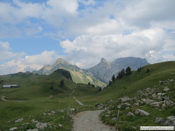 Von der Schynigen Platte Blick zurück: Loucherhorn, Sägisenhorn, Winteregg mit <br/>Bira (und was sieht man da noch - ganz klein?)  