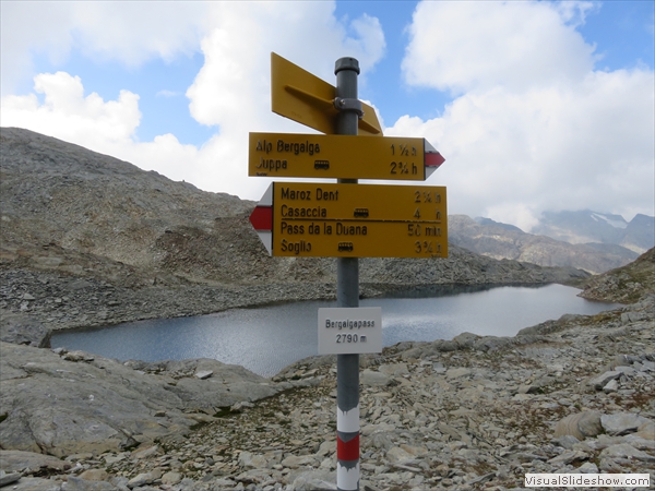 ...nochmals der Pass!, hinten Lägh da la Caldera 